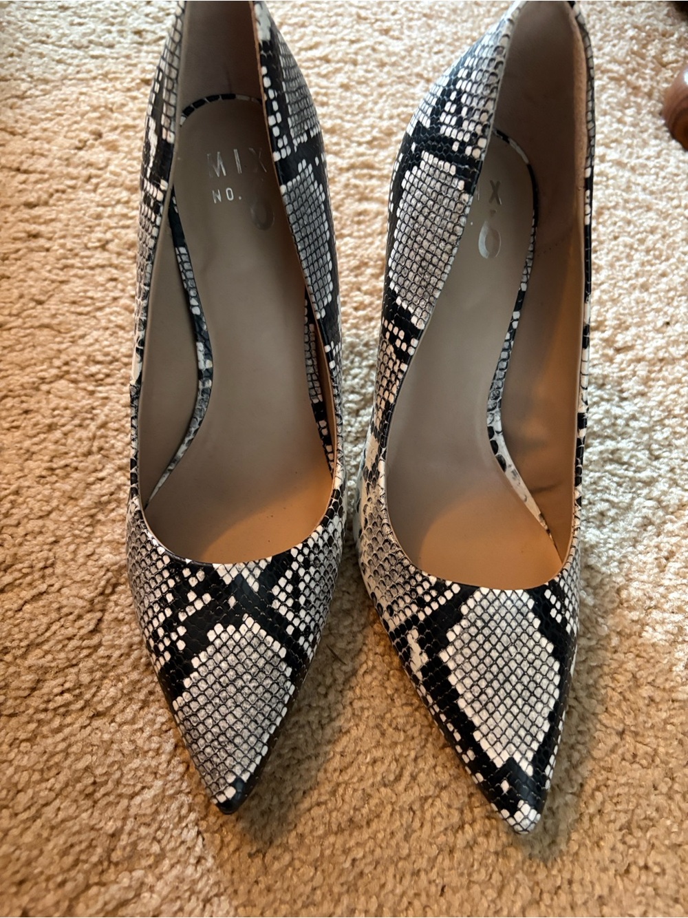 Snake-Print Pointed Toe Pumps in Black & White size 9.5